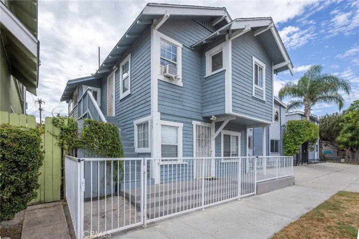 1007 Lewis Avenue, Long Beach, California 90813
