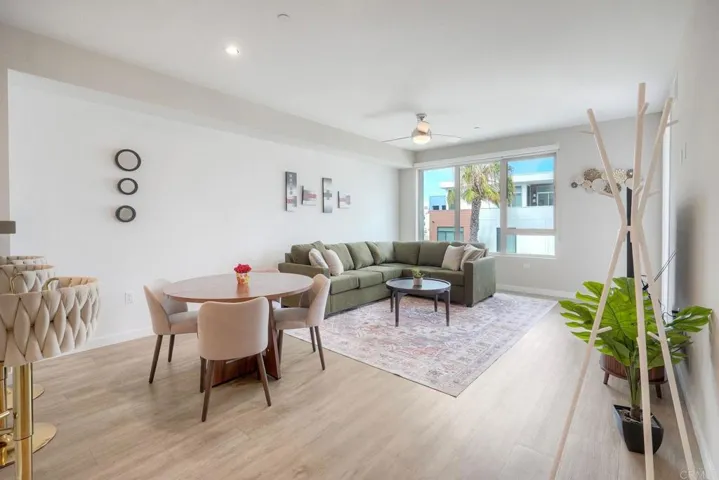 355 N Cleveland Street 307, Oceanside, California 92054