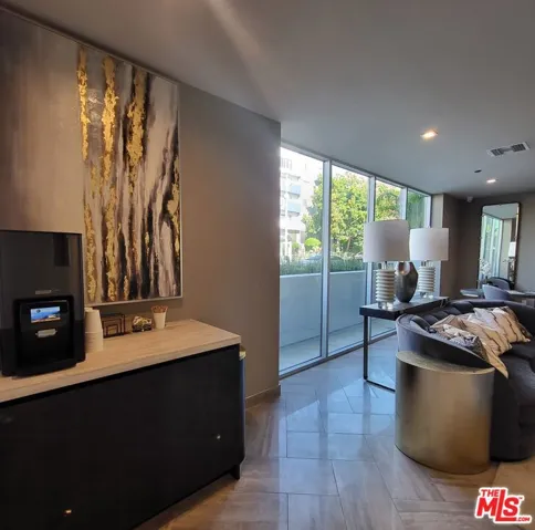 750 S Kingsley Drive 205, Los Angeles, California 90005