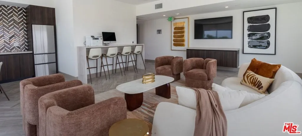 750 S Kingsley Drive 205, Los Angeles, California 90005