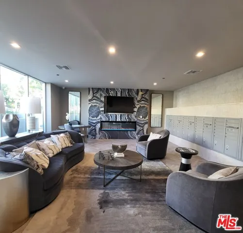 750 S Kingsley Drive 205, Los Angeles, California 90005