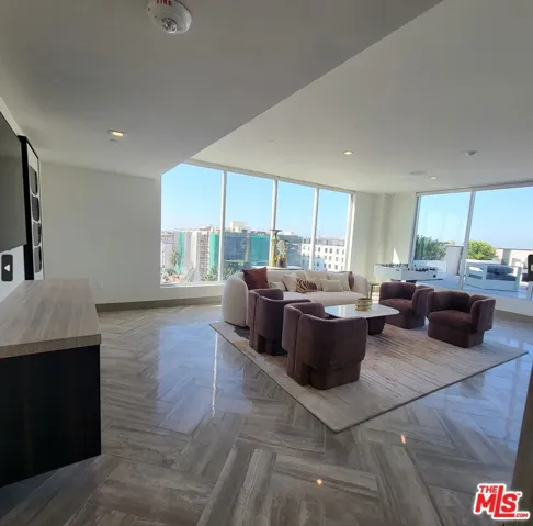 750 S Kingsley Drive 205, Los Angeles, California 90005