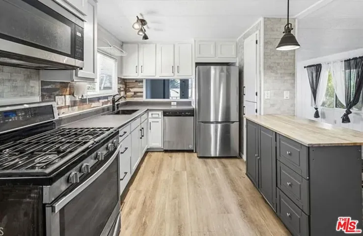 601 N Kirby Street 294, Hemet, California 92545