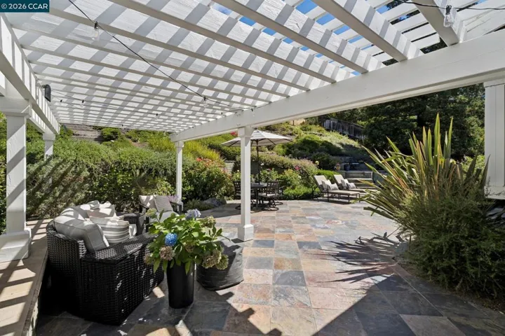 1718 Rockspring Place, Walnut Creek, California 94596