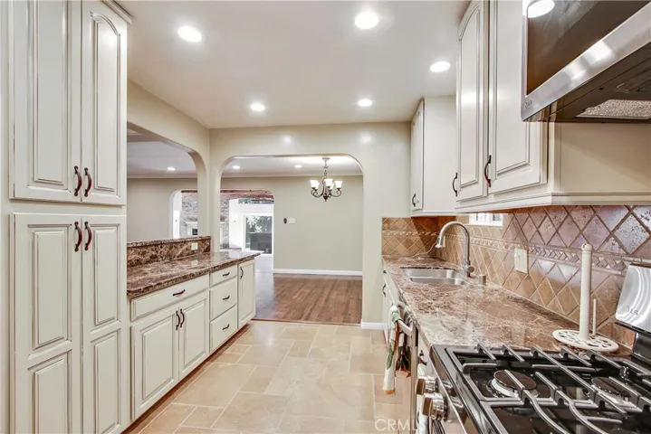 5923 Jumilla Avenue, Woodland Hills, California 91367