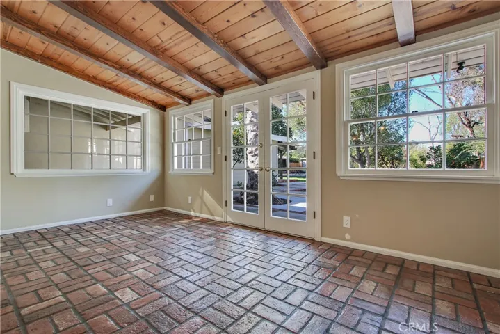5923 Jumilla Avenue, Woodland Hills, California 91367