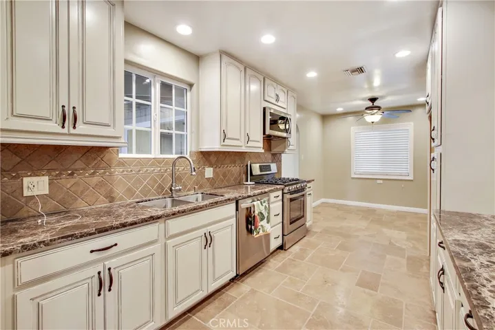 5923 Jumilla Avenue, Woodland Hills, California 91367