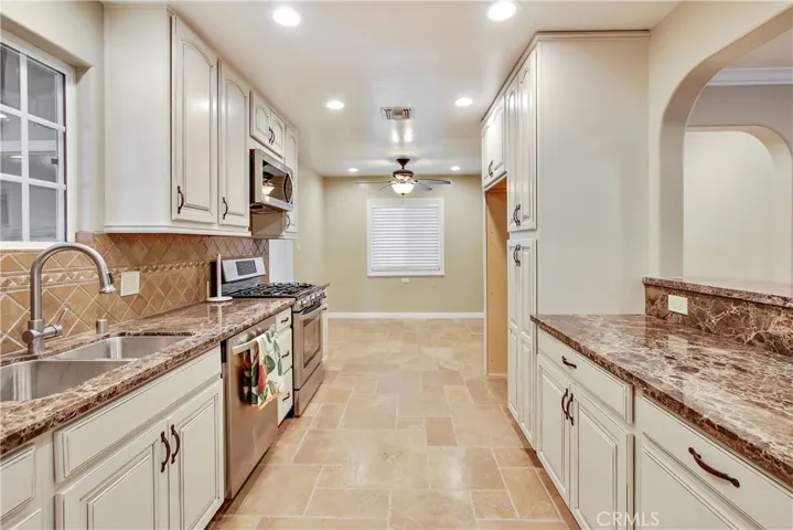 5923 Jumilla Avenue, Woodland Hills, California 91367
