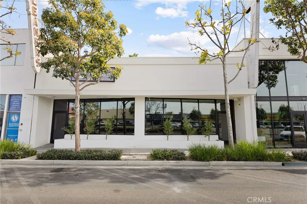 13048 Hawthorne