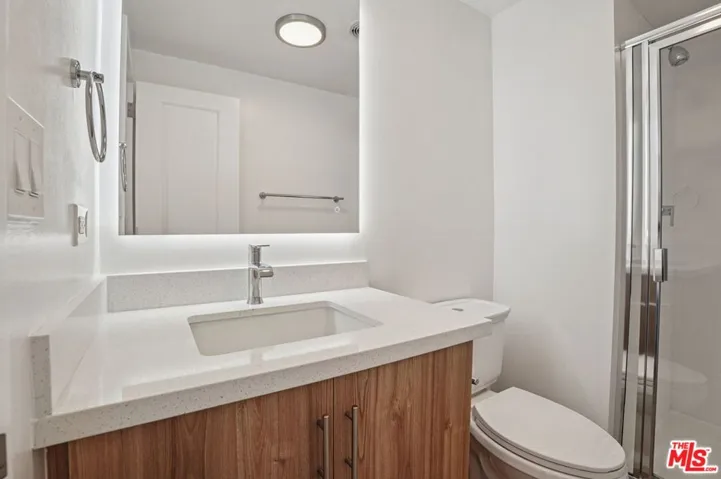 2700 S Neilson Way 1115, Santa Monica, California 90405