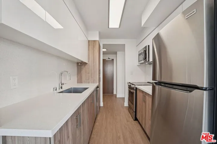 2700 S Neilson Way 1115, Santa Monica, California 90405