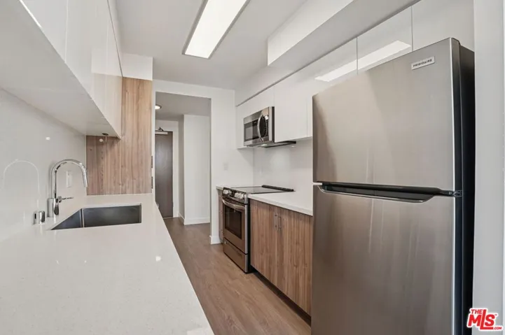 2700 S Neilson Way 1115, Santa Monica, California 90405