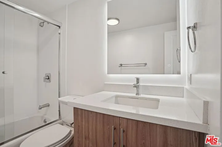 2700 S Neilson Way 1115, Santa Monica, California 90405