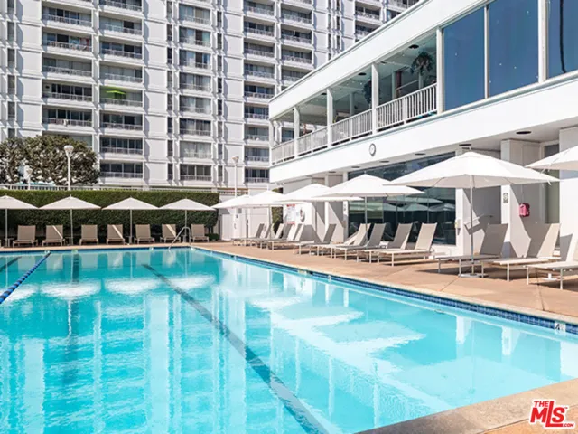 2700 S Neilson Way 1115, Santa Monica, California 90405