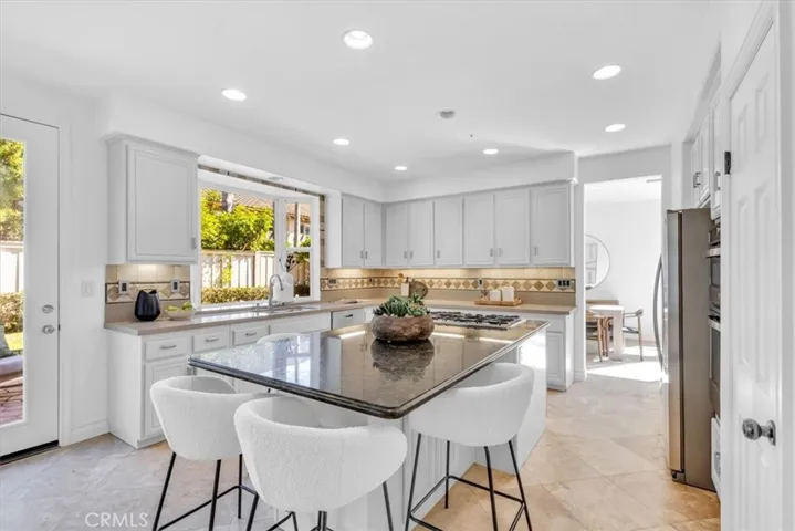 808 Carnaros, San Clemente, California 92672