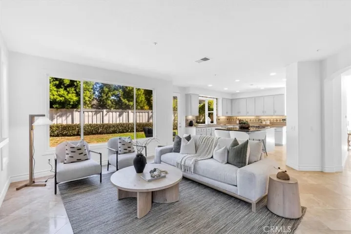 808 Carnaros, San Clemente, California 92672