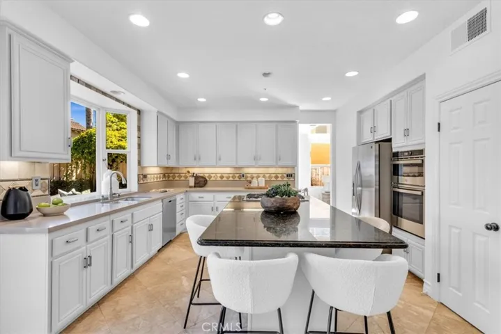 808 Carnaros, San Clemente, California 92672