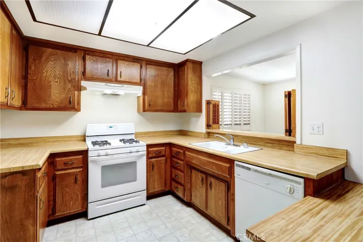 2230 El Rancho, Hemet, California 92545