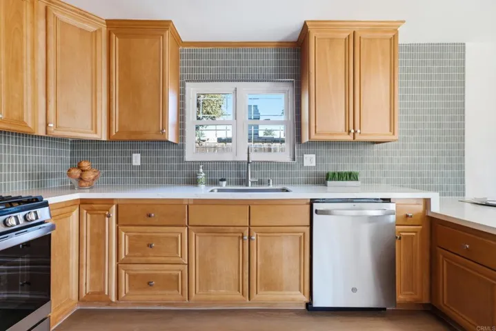 8722 Vanguard Place, Lakeside, California 92040