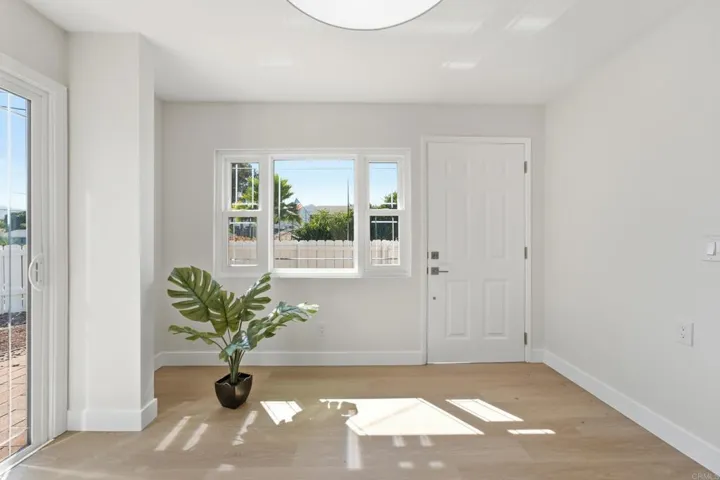8722 Vanguard Place, Lakeside, California 92040