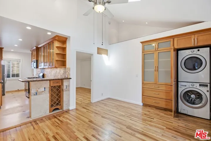 325 Vernon Avenue 4, Venice, California 90291