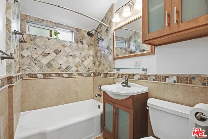 325 Vernon Avenue 4, Venice, California 90291