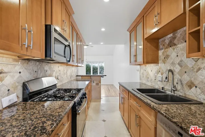325 Vernon Avenue 4, Venice, California 90291