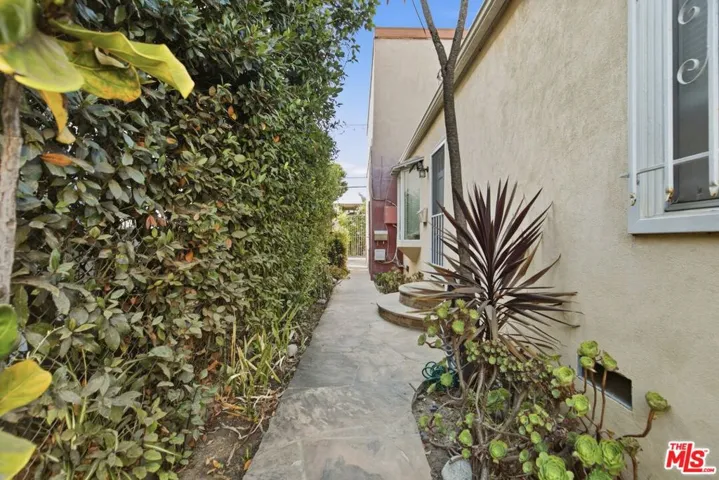 325 Vernon Avenue 4, Venice, California 90291
