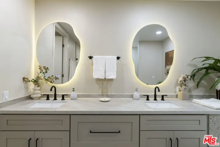 11628 Montana Avenue 208, Los Angeles, California 90049
