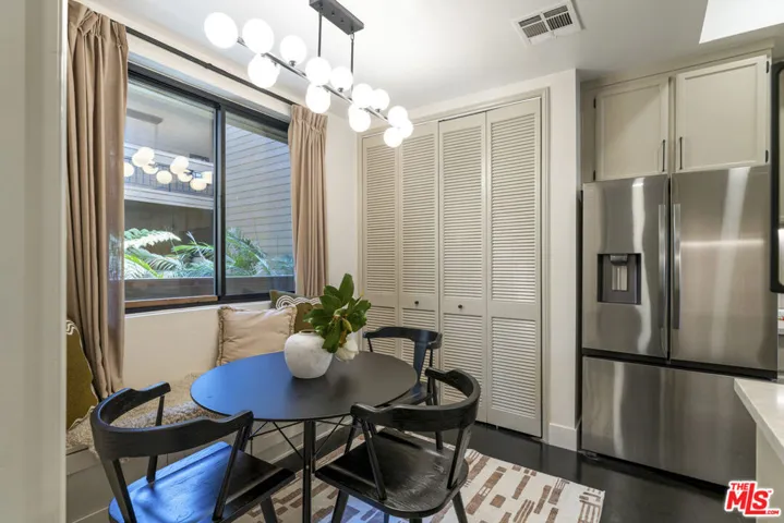 11628 Montana Avenue 208, Los Angeles, California 90049