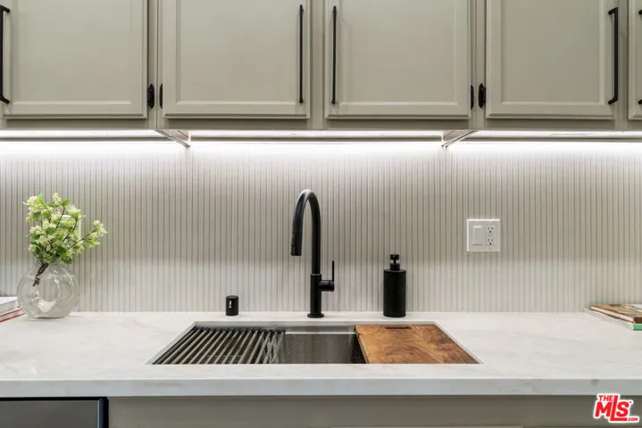 11628 Montana Avenue 208, Los Angeles, California 90049