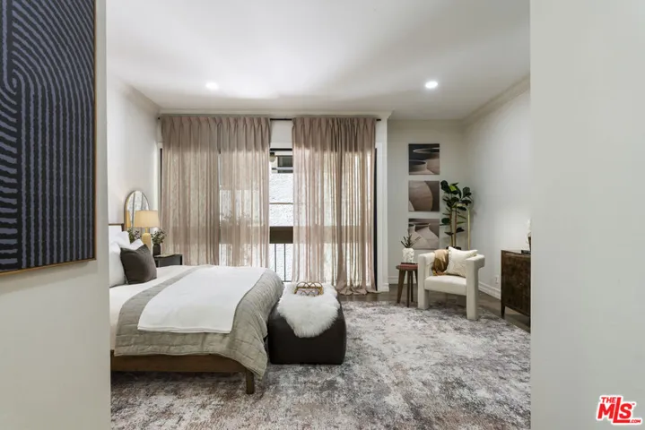 11628 Montana Avenue 208, Los Angeles, California 90049