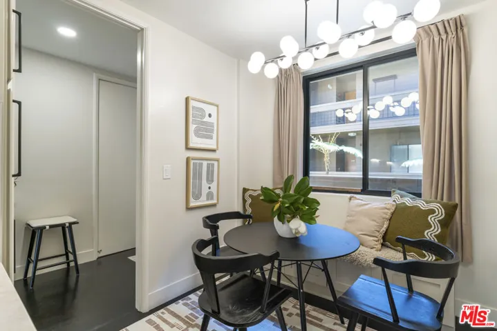11628 Montana Avenue 208, Los Angeles, California 90049