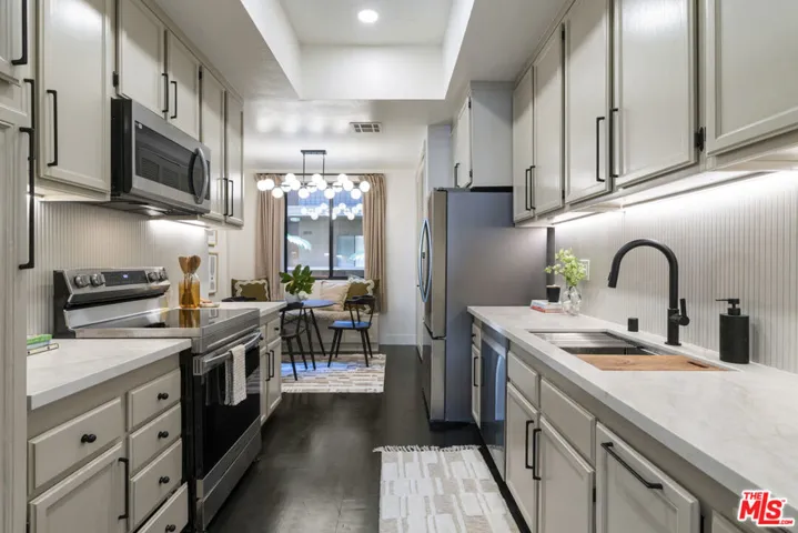 11628 Montana Avenue 208, Los Angeles, California 90049