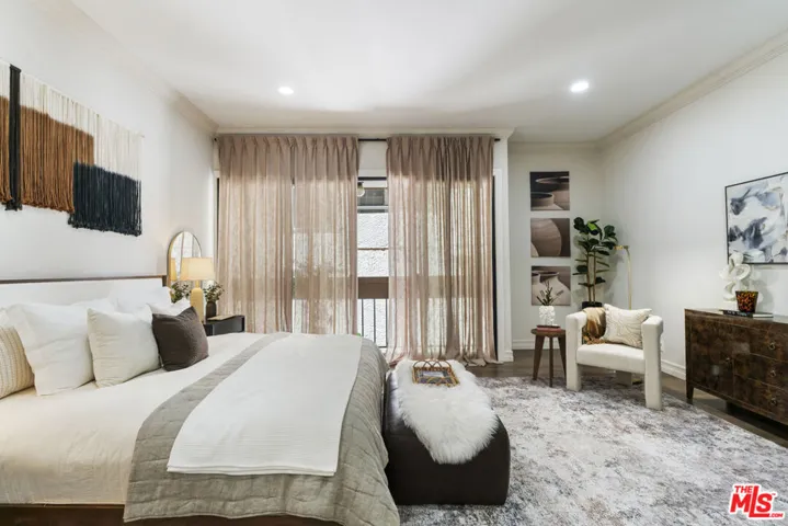 11628 Montana Avenue 208, Los Angeles, California 90049
