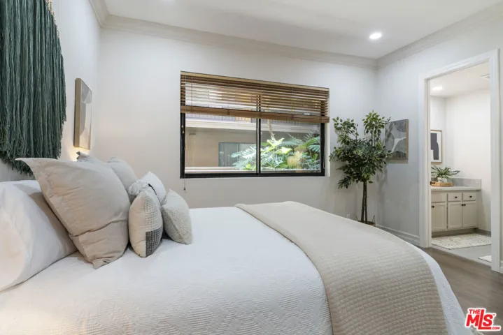 11628 Montana Avenue 208, Los Angeles, California 90049