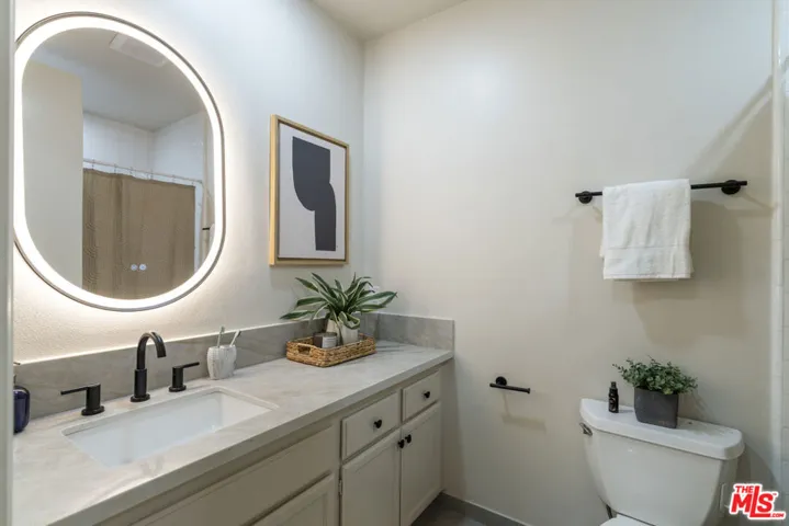 11628 Montana Avenue 208, Los Angeles, California 90049