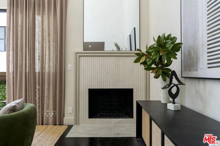 11628 Montana Avenue 208, Los Angeles, California 90049