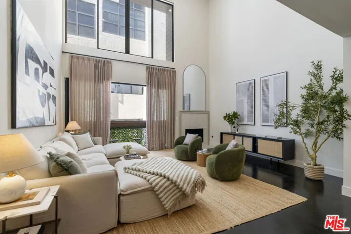 11628 Montana Avenue 208, Los Angeles, California 90049