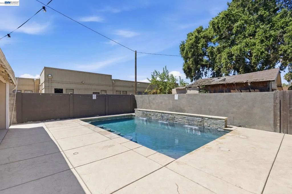 1330 W Park St, Stockton, California 95203 — photo 5