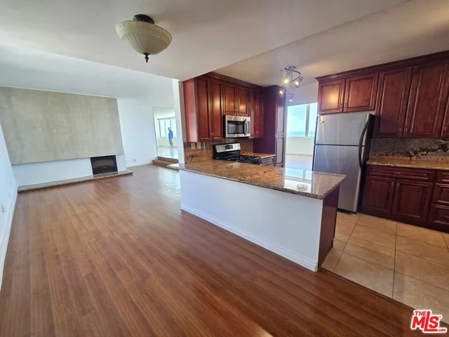 17368 W Sunset Blvd 405 A, Pacific Palisades, California 90272