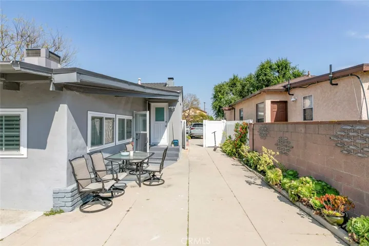 1527 N Screenland Drive, Burbank, California 91505