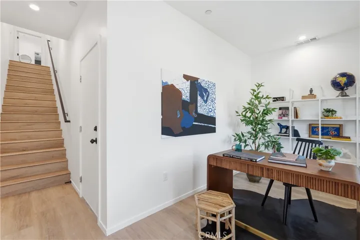 1428 S Cloverdale Avenue, Los Angeles, California 90019