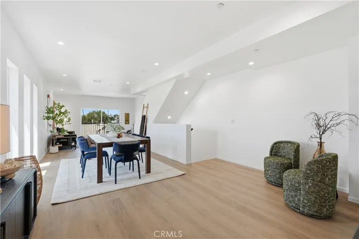 1428 S Cloverdale Avenue, Los Angeles, California 90019