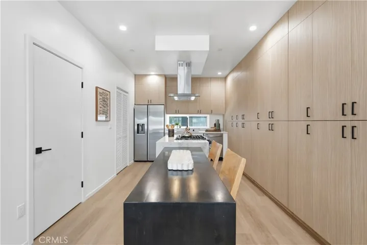 1428 S Cloverdale Avenue, Los Angeles, California 90019