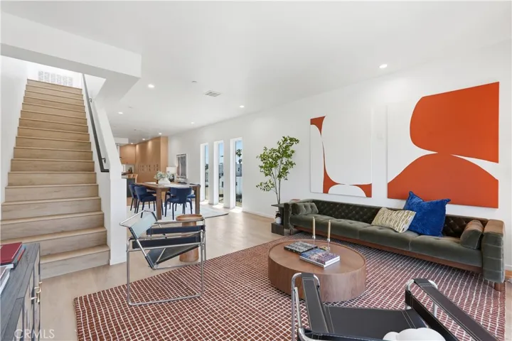 1428 S Cloverdale Avenue, Los Angeles, California 90019