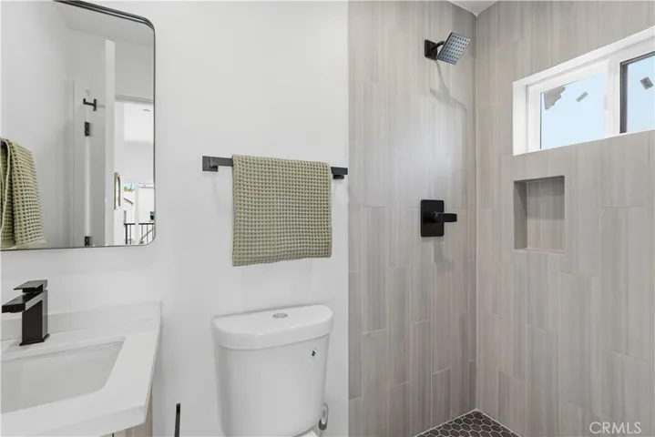 1428 S Cloverdale Avenue, Los Angeles, California 90019