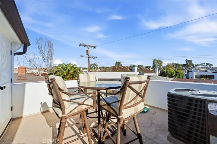 426 1/2 Narcissus 1/2, Corona Del Mar, California 92625