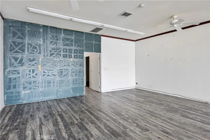 13052 Hawthorne Boulevard, Hawthorne, California 90250
