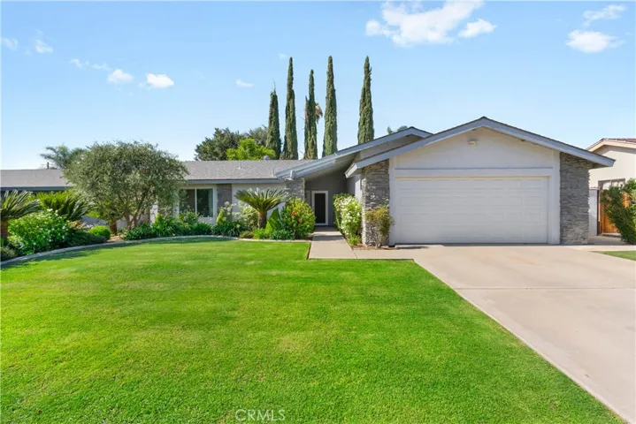 8924 Butternut, Bakersfield, California 93306